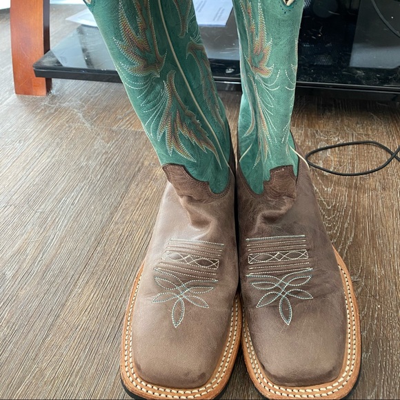 Furniture - Picture 3 of 7